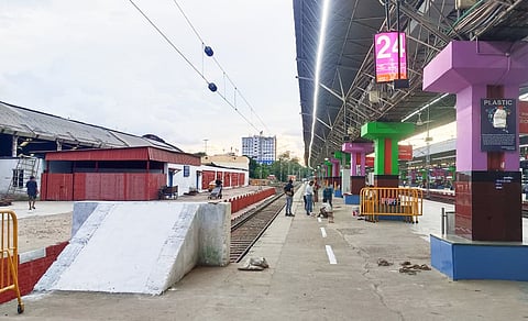 हावड़ा स्टेशन को मिली नई सौगात: आज से शुरू होगी प्लेटफॉर्म-24 की सेवा