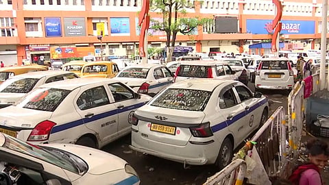 कोलकाता में 12 घंटे की ऐप कैब हड़ताल, यात्रियों की बढ़ी परेशानी