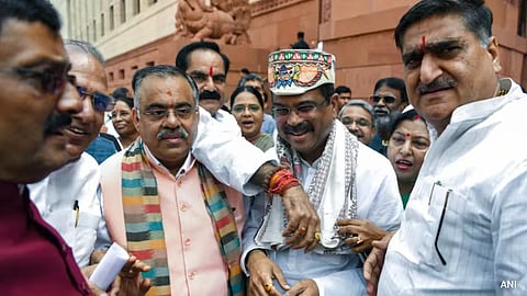'मैं एसी कमरे का कार्यकर्ता नहीं, सड़क का लड़ाका हूं' : धर्मेंद्र प्रधान 