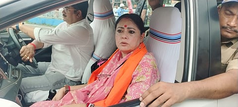 मंत्री के नाम पर 20 लाख रुपये वसूली का आरोप
