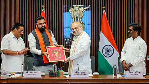 अमित शाह की मौजूदगी में ऐतिहासिक समझौते पर हस्ताक्षर