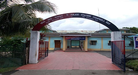 समाचार 1: फोटो कैप्शन समाचार 1: कैम्पबेल बे पुलिस थाने का दृश्य।