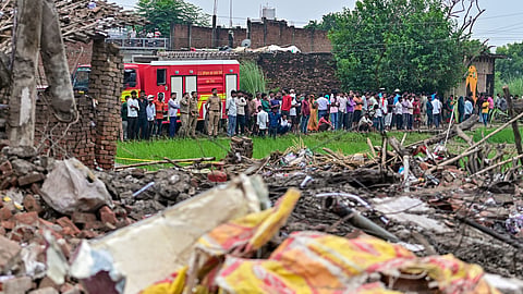 पटाखा फैक्टरी में विस्फोट