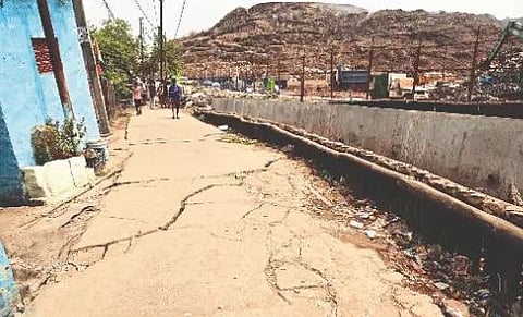 Howrah Belgachia Dumpyard Collapse: Garbage Mound Caves In Amid Rain