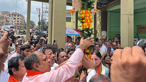खूंटी पूजन करते मंत्री एवं विधायक 