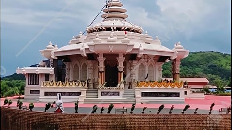 विरार में नवनिर्मित लड्डू गोपाल मंदिर