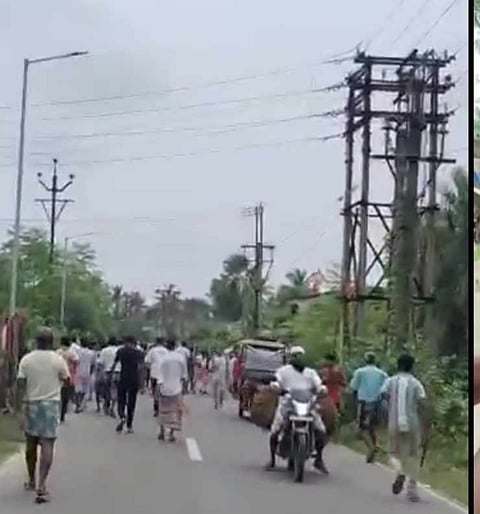 दो दलों के कर्मियों के बीच मारपीट के दौरान ली गई तस्वीर