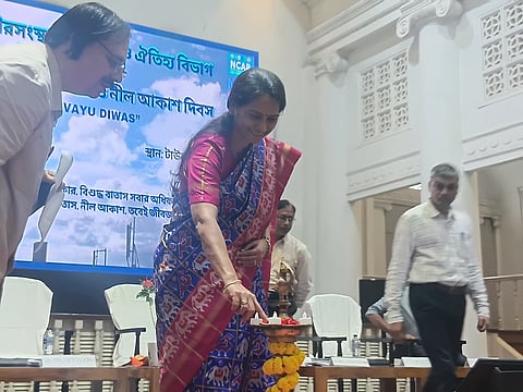 लोगों को अपने आसपास पेड़ लगाने चाहिए : स्मिता 