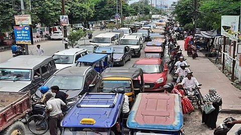 Vehicles jam in siliguri 