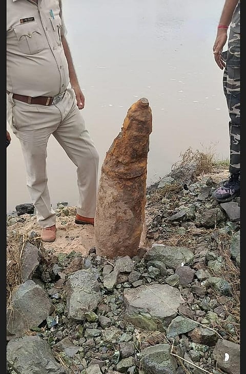 दामोदर नदी तट से मिला द्वितीय विश्व युद्ध कालीन मोर्टार शेल