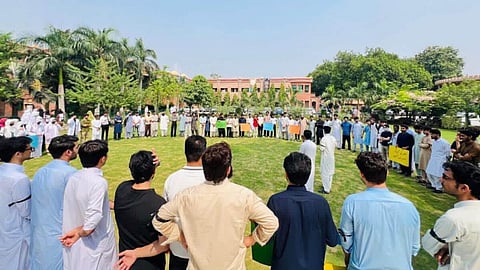 Afghan students in Pakistan challenge expulsion