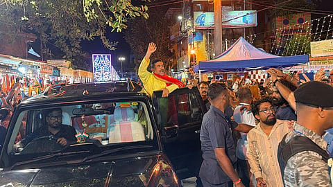 गुरुवार की शाम कालीघाट मंदिर के बाहर सीएम शुभेंदु अधिकारी
