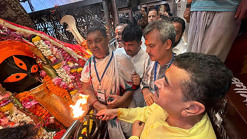 कौशिकी अमावस्या पर सीएम ने कालीघाट मंदिर में पूजा की 