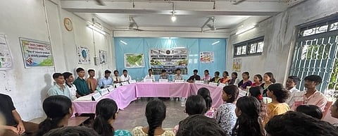 सभा में शामिल गणमान्य लोग
