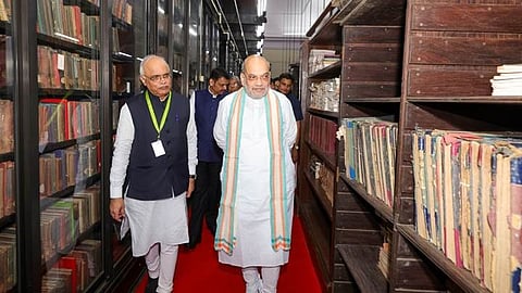 कार्यक्रम स्थल की ओर बढ़ रहे गृहमंत्री अमित शाह