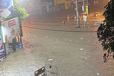 छुट्टी के दिन बारिश ने बिगाड़ा कोलकाता का मौसम