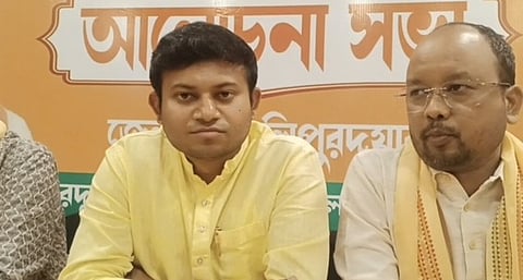 बैठक में शामिल प्रतिनिधि