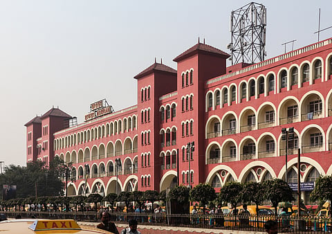 Howrah Manglahat Traders Troubled by New Toto Stand on Nityadhan Mukherjee Road