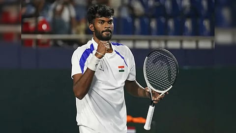  तालमेल बिठाने में लगे हुए हैं दक्षिणेश्वर