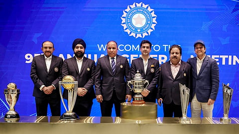 भरोसा दिलाता हूं कि दोनों ट्रॉफियां BCCI कार्यालय पहुंचेंगी : सैकिया 
