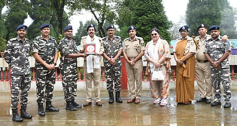 सीमा चौकी पर अपर महानिदेशक का अभिनंदन