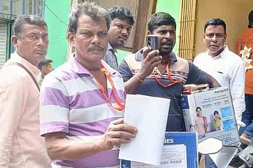 Controversy Over Water Filters Gifted at Blood Donation Camp in Howrah