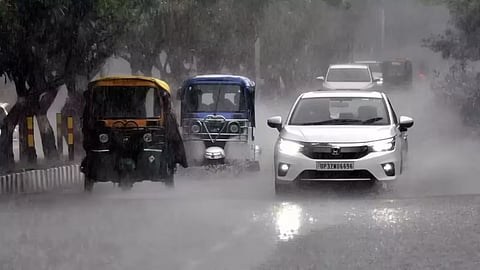 दुर्गा पूजा से पहले बिगड़ा मौसम, शनिवार तक भारी बारिश का अलर्ट