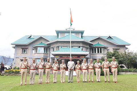 एसपीएस 2024 बैच के उप-पुलिस अधीक्षकों ने राज्यपाल से मुलाकात की