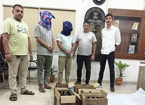 Fake Police Rob Liquor Shop Howrah Shivpur Two Arrested