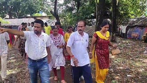 इलाके का निरीक्षण करते विधायक नीलाद्री शेखर दाना