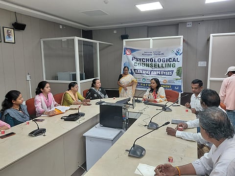 महिला रेल कर्मचारियों के मानसिक स्वास्थ्य पर विशेष जोर