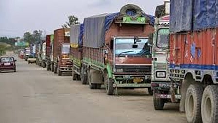 
मणिपुर में नगा संगठन ने हाईवे नाकाबंदी अस्थायी रूप से हटाने का फैसला किया