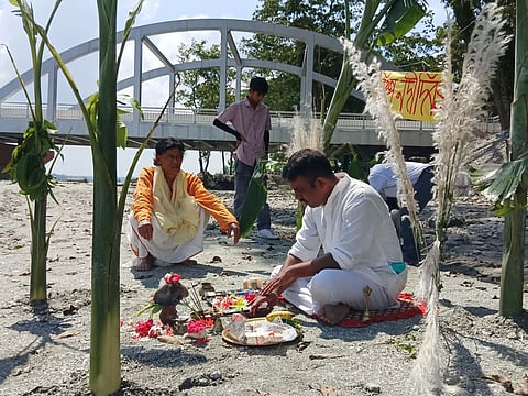 विश्व नदी दिवस पर मूर्ति नदी की पूजा, संरक्षण का दिया संदेश