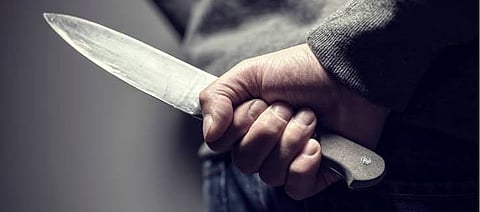 स्कूल में छात्र ने शिक्षिका की चाकू मारकर हत्या की