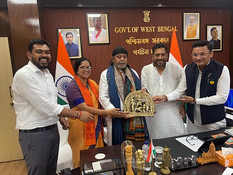 मिथुन से मिले पर्यटन मंत्री शंकर घोष