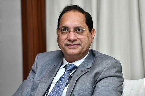 डिजिटल हस्ताक्षर समेत डिजिटल माध्यमों को बढ़ावा दिया जा रहा है और KYC प्रक्रिया को भी सरल बनाया जा रहा है।
