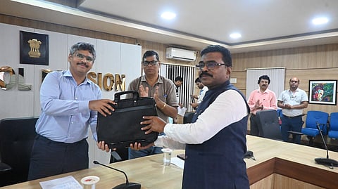 ऑन-डेट भुगतान समारोह का आयोजन