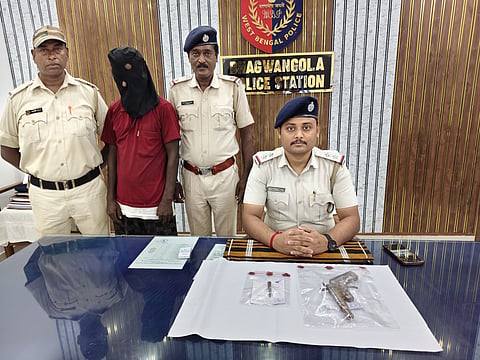 पुलिस की गिरफ्त में हथियार तस्कर 