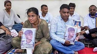 साहिल वाकोडे के माता-पिता 