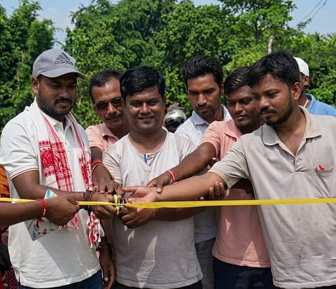 दशकों बाद आदिवासी इलाके में सड़क निर्माण शुरू