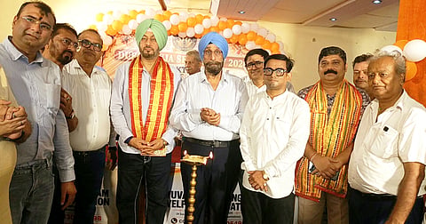 कार्यक्रम में ज्वाइंट सीपी नेवन्द्र सिंह पाल, हरनजीत सिंह, ओसी न्यू मार्केट प्रबीर चंद्र मंडल 