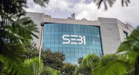 यानी डेरिवेटिव सेटलमेंट और कैश मार्केट के क्लोजिंग प्राइस के लिए अलग-अलग व्यवस्था होगी।