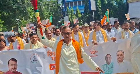 बाघाजतिन पार्क से निकली ‘सेवा ज्योति यात्रा’, शहर में गूंजा सेवा का संदेश