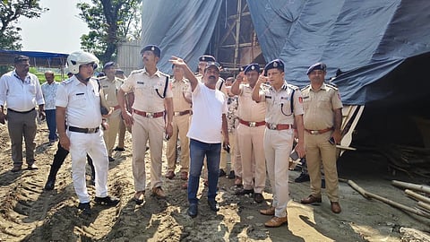 पूजा मंडपों की सुरक्षा जांच, विसर्जन घाट का भी लिया जायजा
