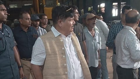 Minister Arjun Singh Inspects Shalimar Works; Hints at Revival