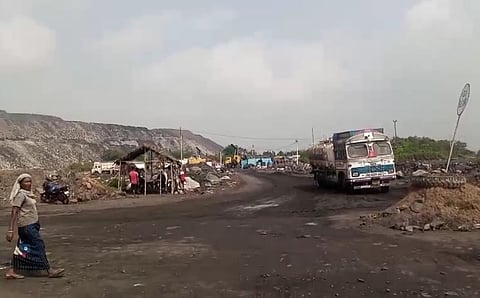 चुरुलिया तारा माइंस में ग्रामीणों ने बंद कराया उत्पादन
