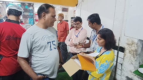 दुर्गापूजा से पूर्व खाद्य सुरक्षा विभाग का विशेष अभियान चला
