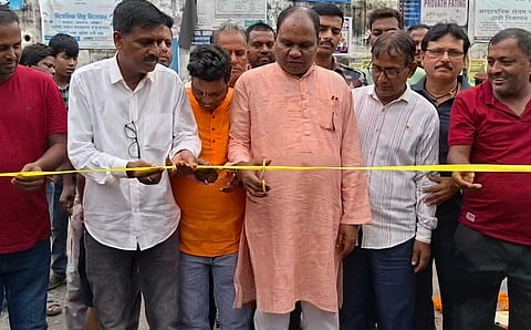 15.21 लाख से संवरेगी 15 गांवों की सड़क, फांसिदेवा में काम शुरू