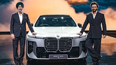 रणवीर सिंह ने अपने कार कलेक्शन में BMW i7 इलेक्ट्रिक सेडान शामिल की है।