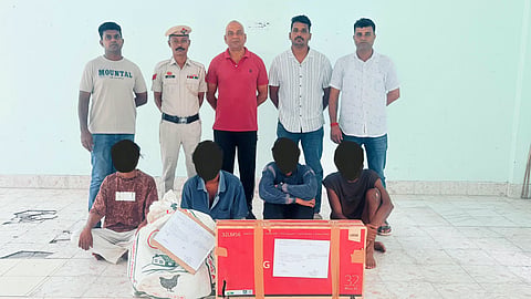 डिगलीपुर पुलिस ने 24 घंटे में चोरी का मामला सुलझाकर आरोपियों को बरामद सामान के साथ गिरफ्तार किया।